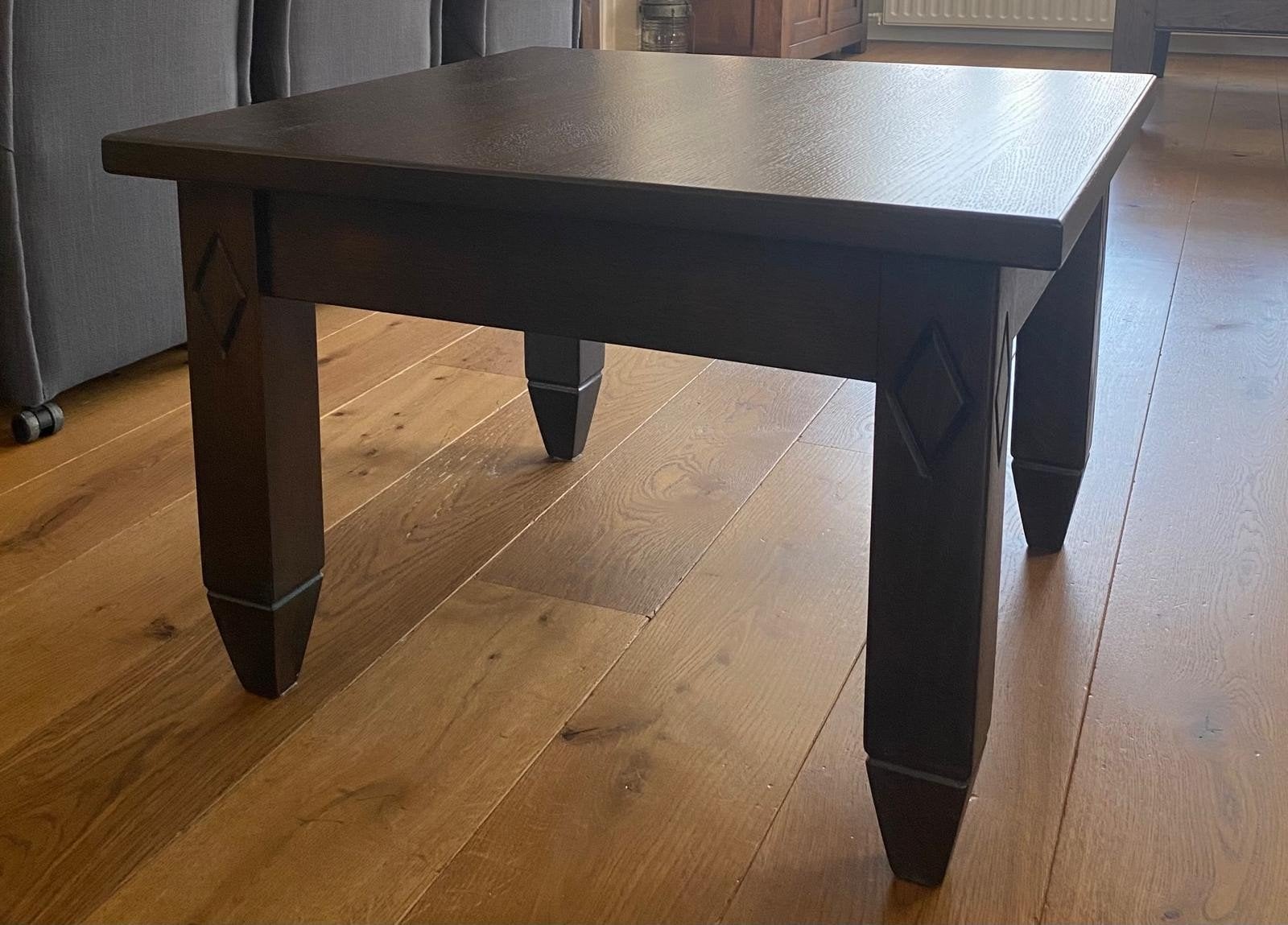 Donker eikenhouten tafeltje, Ophalen, 50 tot 100 cm, 50 tot 100 cm, Minder dan 50 cm