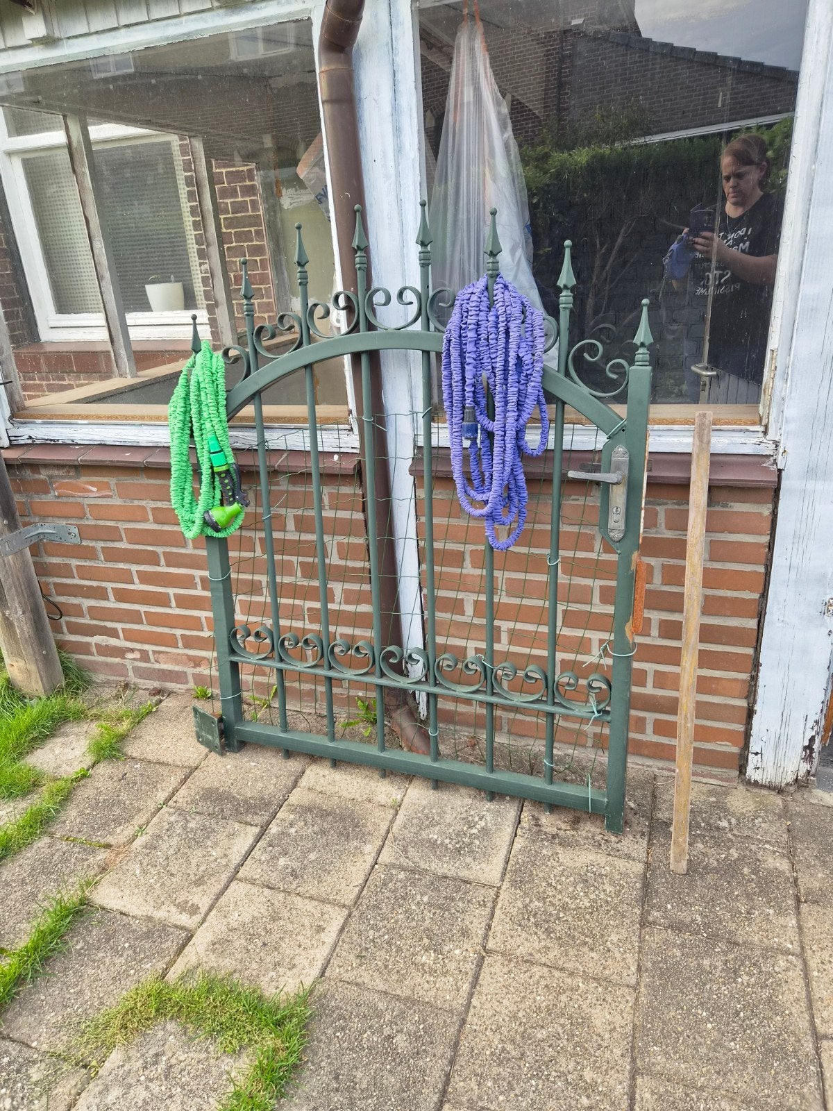 Sierhekwerk met poort - Groen ijzeren hekwerk, Tuin en Terras, Ophalen, Met poort, Gebruikt, Sierhekwerk