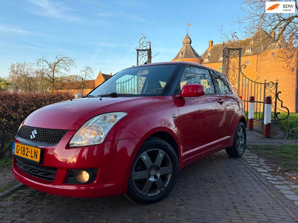 Suzuki Swift 1.3 Base STOELVERWARMING/NIEUWE APK/LMV/AIRCO, Stof, Gebruikt, 400 kg, Swift