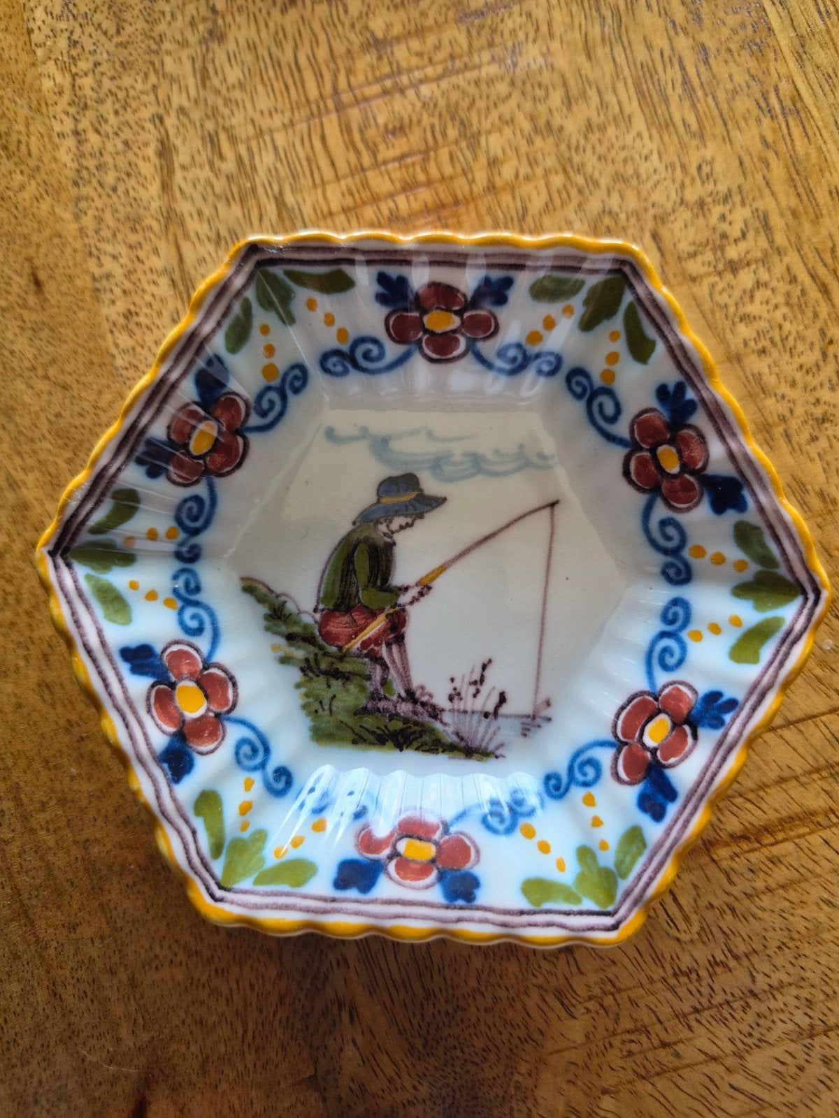 Makkum Tichelaar zeshoekig schaaltje visser decor, Antiek en Kunst, Ophalen of Verzenden