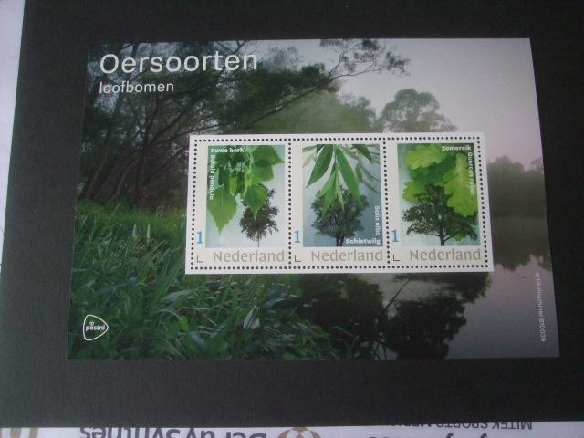 Velletje Persoonlijke zegels Oersoorten Loofbomen, Verzenden