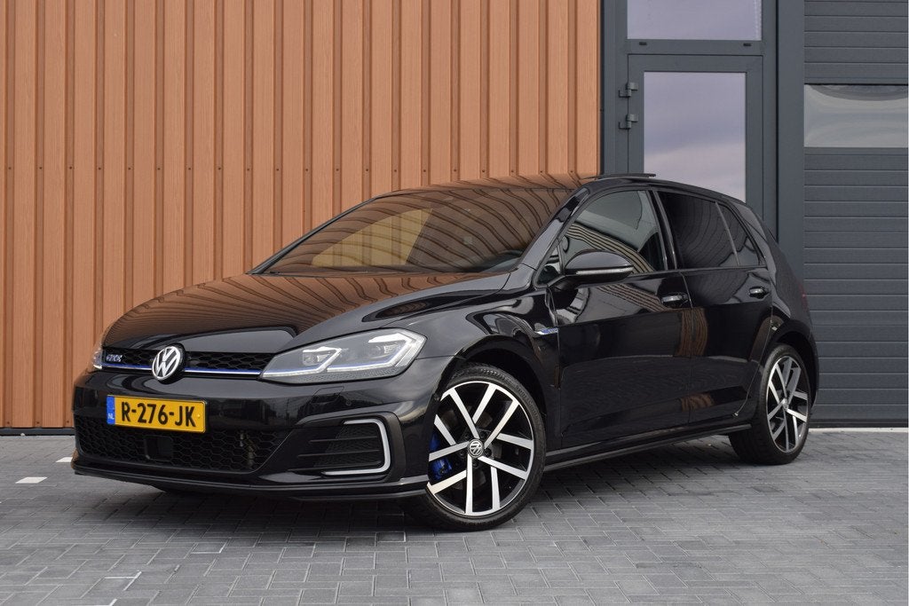Volkswagen Golf GTE 1.4 TSI DSG | Leer | Pano | Keyless | AC, Auto's, Volkswagen, 8 kWh, Gebruikt, 4 cilinders, Zwart