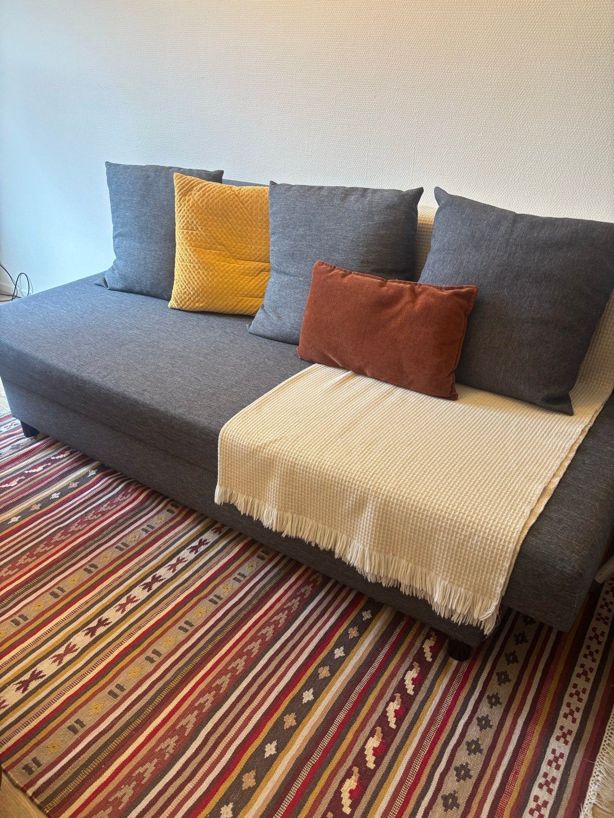 IKEA ÄLVDALEN slaapbank donkergrijs + accessoires, Ophalen, Tweepersoons, Zo goed als nieuw, Overige maten