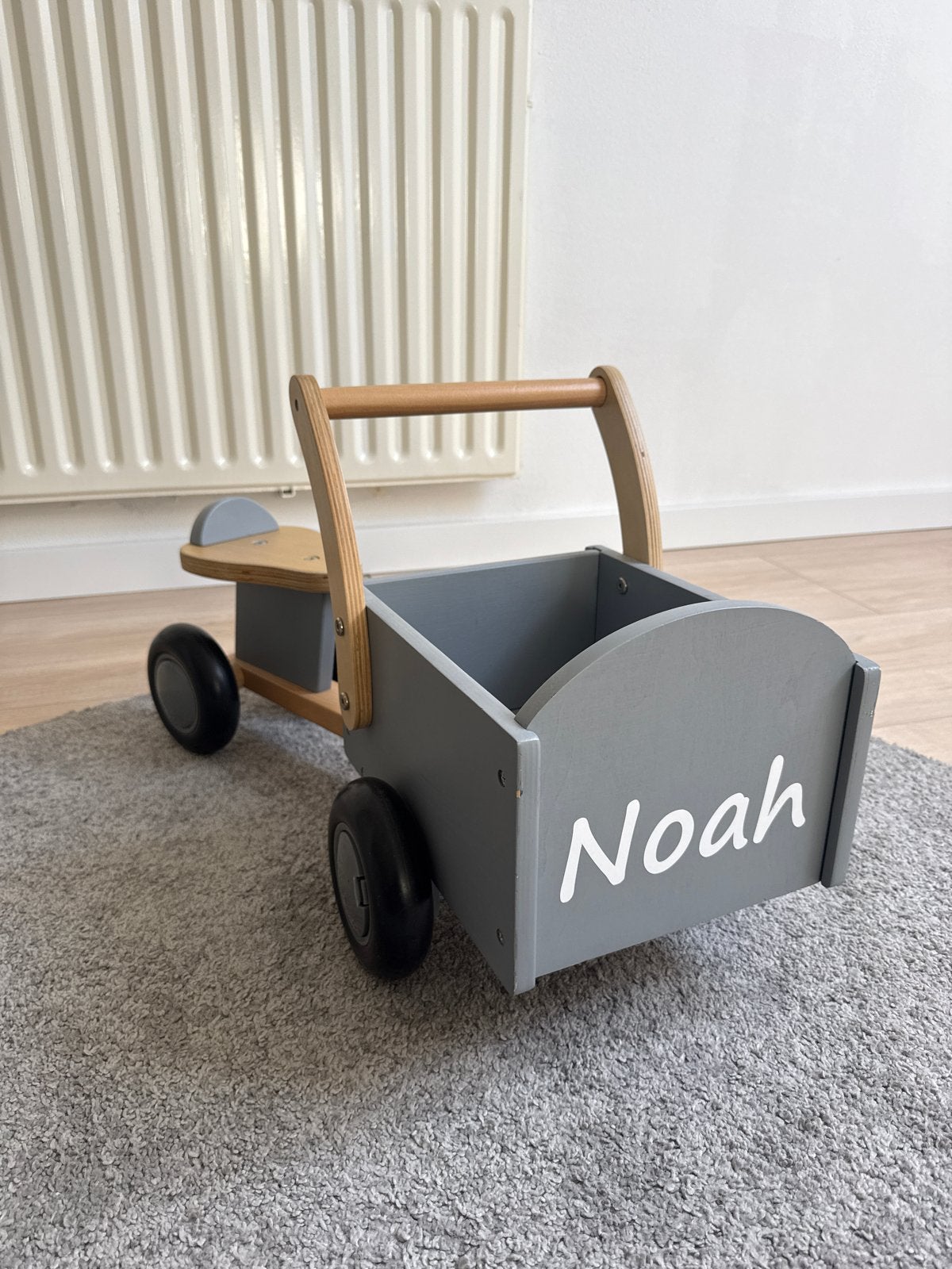 Houten loopwagen/loopfietsje met naam 'Noah', Ophalen, Gebruikt, Jongen