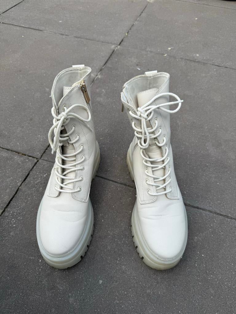 Witte boots maat 39 - 1x gedragen, Kleding | Dames, Schoenen, Ophalen of Verzenden, Zo goed als nieuw, Wit, Snowboots