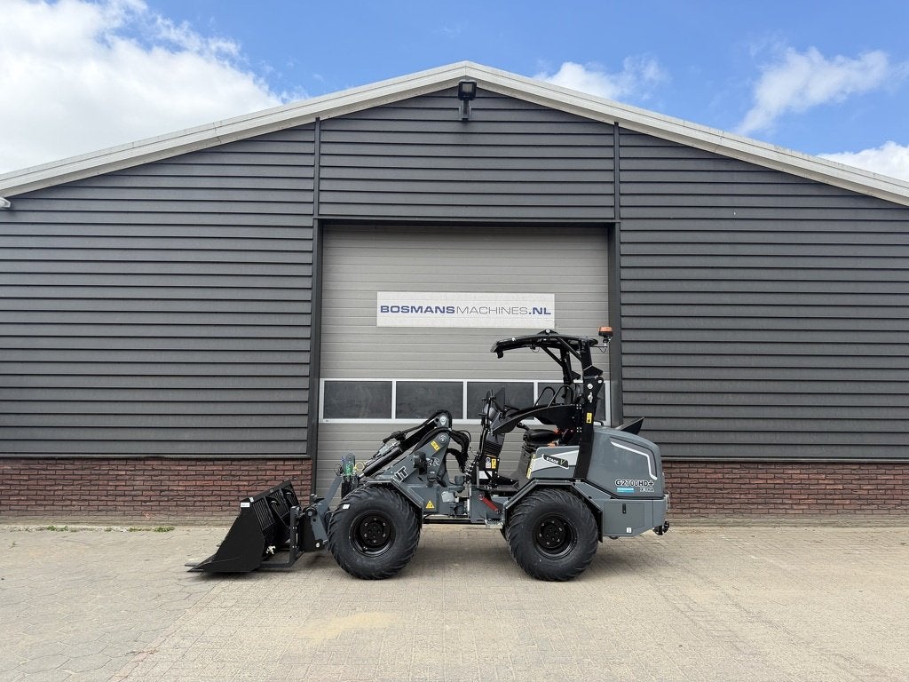 Giant G2700 X-TRA HD+ special color GREY minishovel NIEUW, Tobroco, Info@tobroco.nl, Sprendlingenstraat 57
5061 KM  Oisterwijk, NL