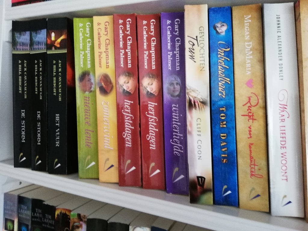 Heel veel boeken uitgegeven door Voorhoeve, Boeken, Ophalen of Verzenden, Gelezen