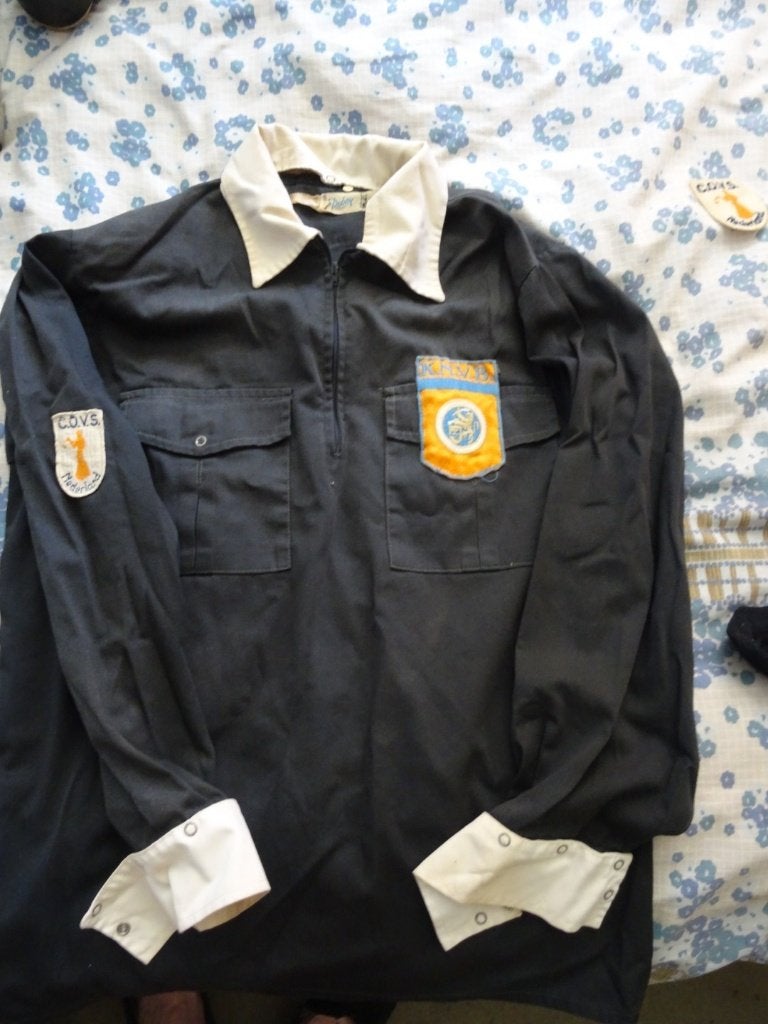 Oud Scheidsrechtertenue ( shirt , broek en kousen ) 70-er jr, Ophalen, Gebruikt, Overige sporten, Shirt