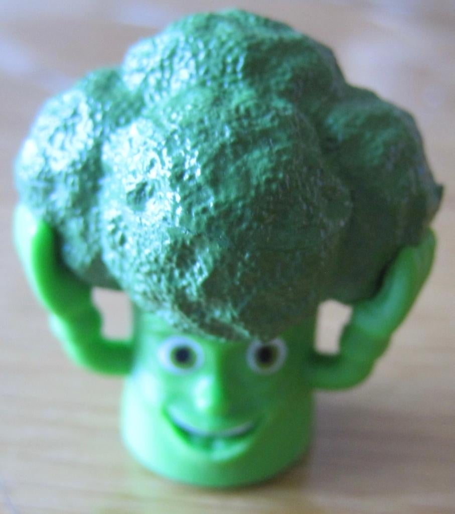twee groente poppetjes van Lidl - broccoli en paprika, Verzamelen, Supermarktacties, Lidl, Ophalen of Verzenden