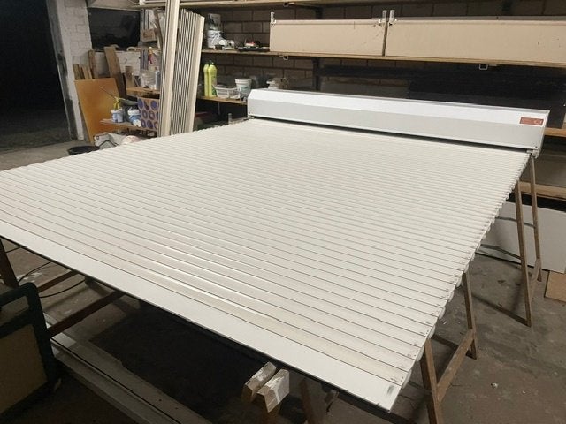 Wit elektrisch rolluik 180 cm breed x 245,5 cm hoog, Ophalen, Gebruikt, 200 cm of meer, Wit