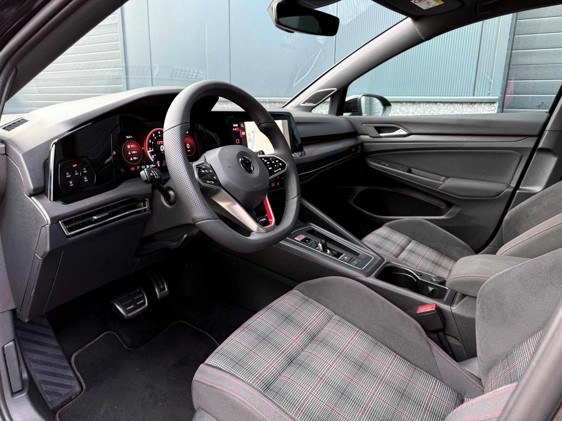 Volkswagen Golf 2.0 GTI |H&K|IQ Light|Pano, Euro 6, 4 cilinders, 1984 cc, Zwart