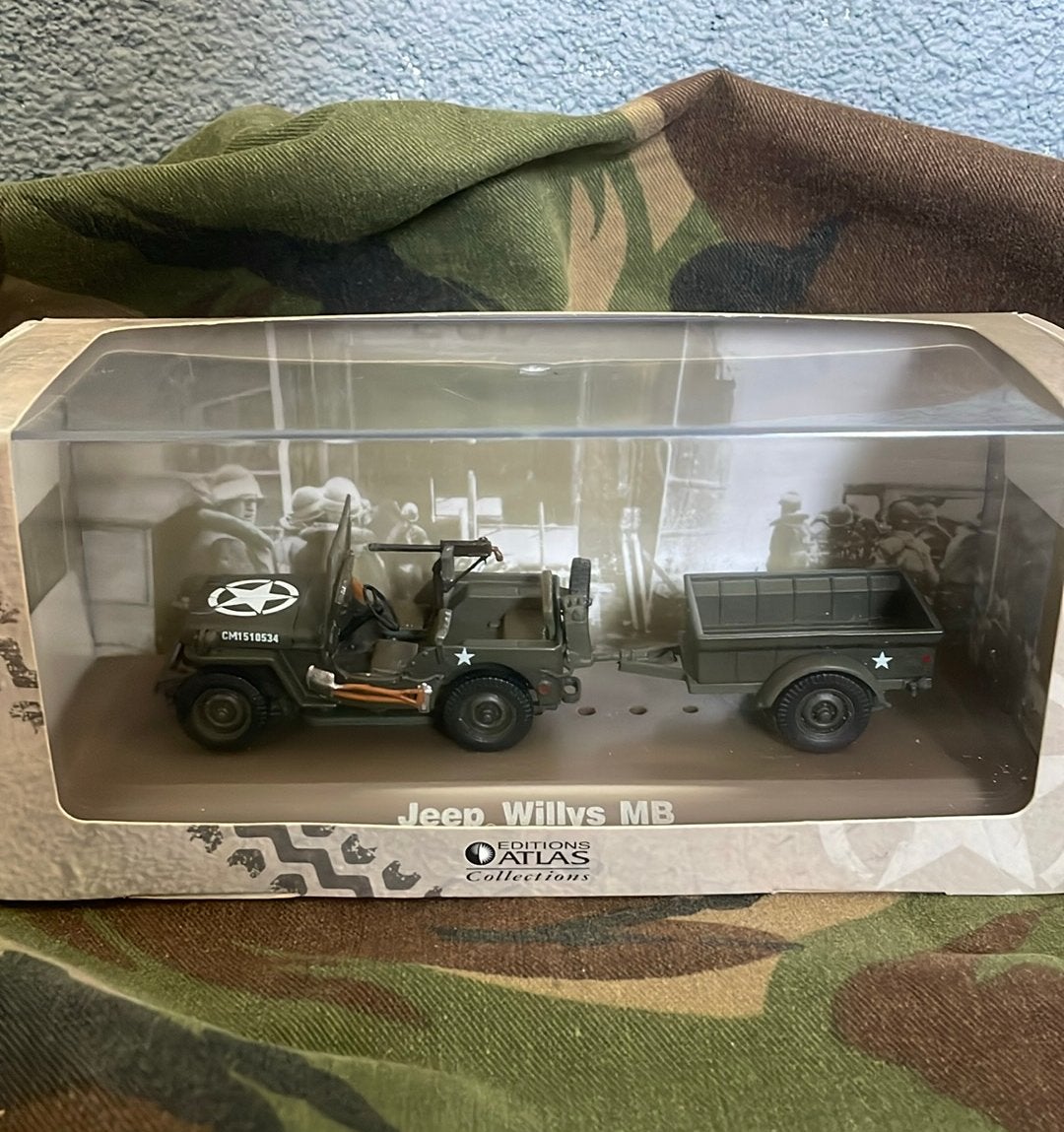 Jeep Willys MB met aanhanger - Atlas Editions, Overige merken, 1:50 of kleiner, Auto, Ophalen of Verzenden