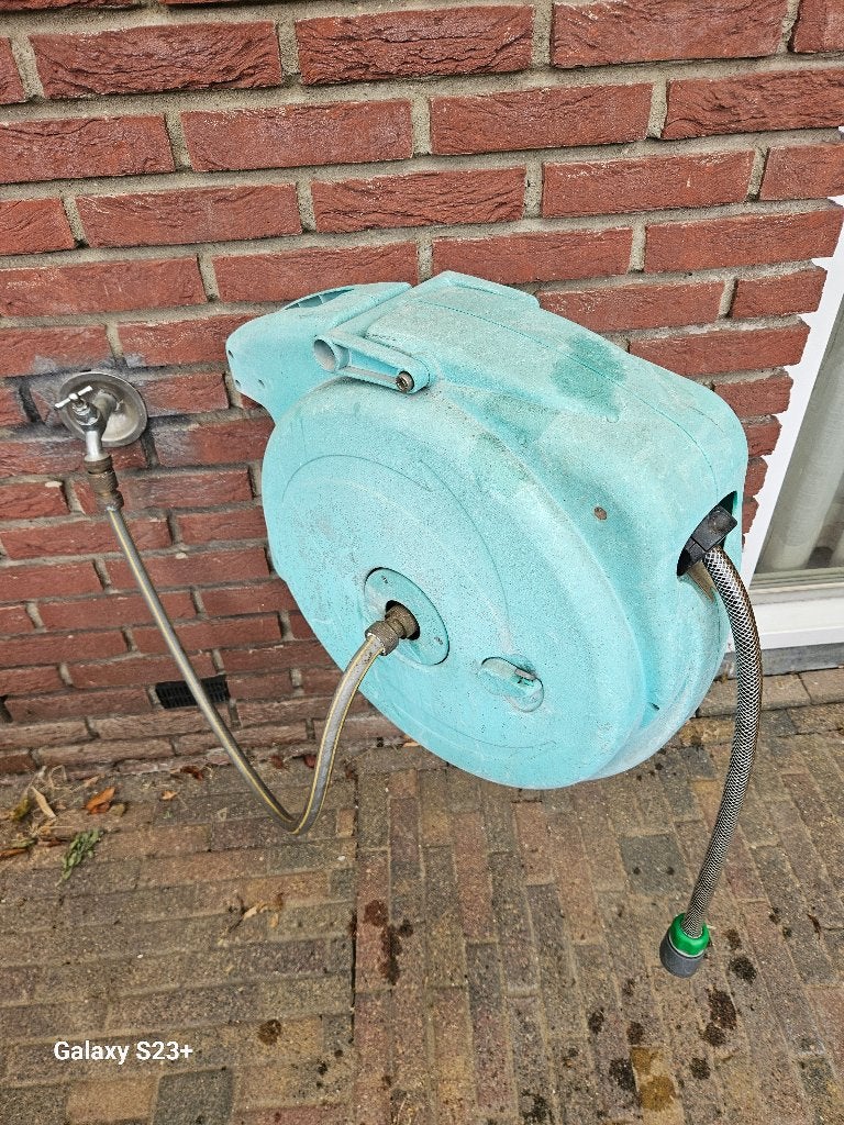 Automatisch oprolbare tuinslanghaspel wandmontage, Ophalen of Verzenden, Gebruikt, Tuinslanghaspel