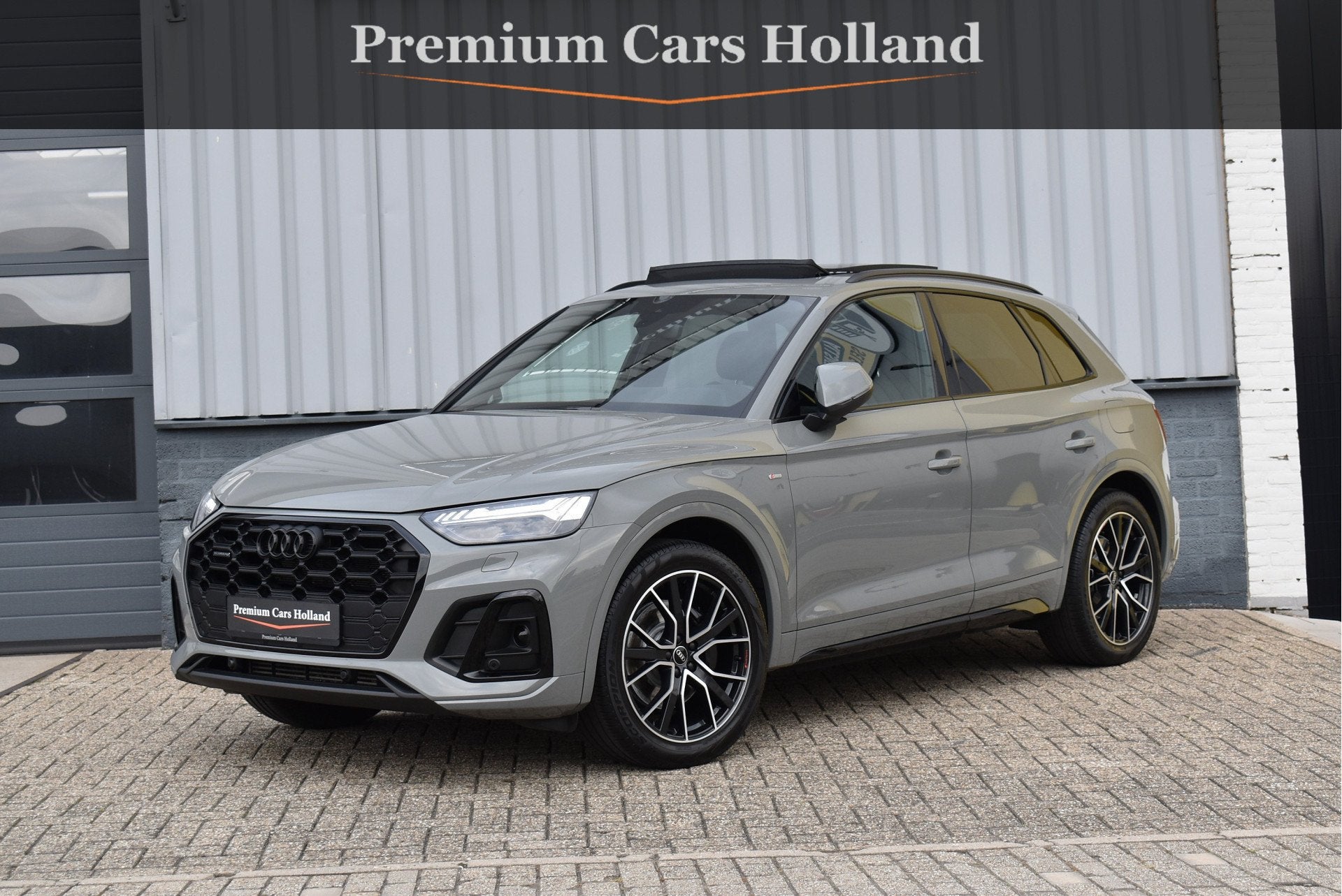 Audi Q5 55 TFSI e S-Line 367 Pk Quantum Grey Exclusive Pano, Auto's, Automaat, Gebruikt, Euro 6, 4 cilinders