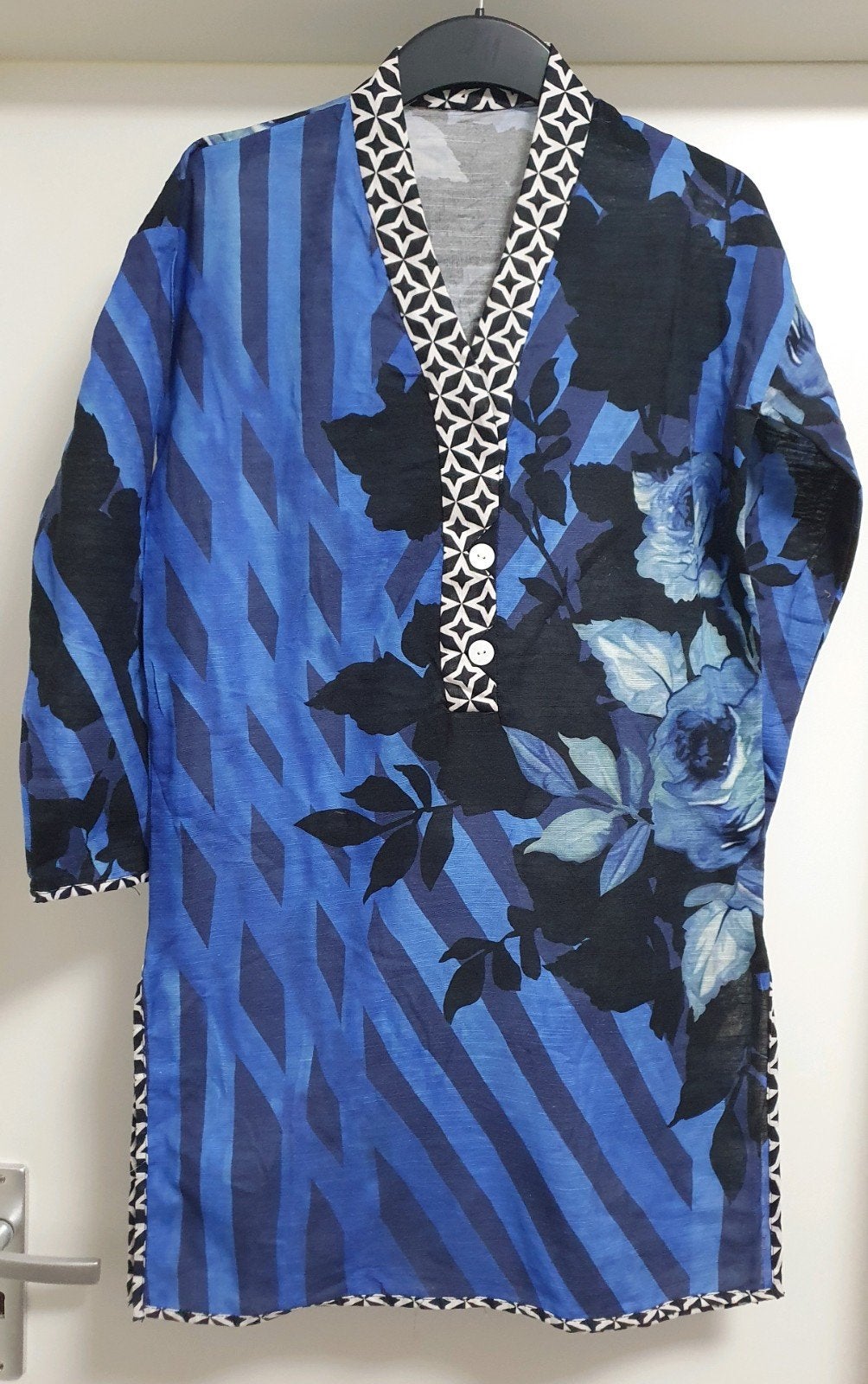 Sapphire Tuniek Blauw Zwart Bloemenprint Maat XS, Blauw, Sapphire, Ophalen of Verzenden, Zo goed als nieuw