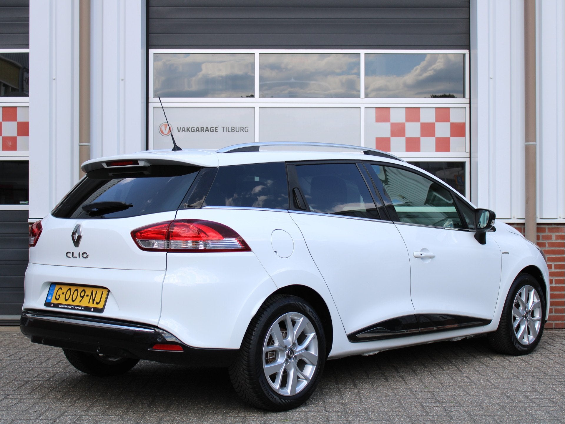 Renault Clio Estate 0.9 TCe 90PK Limited /NAVI/PDC/Donker gl, 898 cc, Stof, Gebruikt, Euro 6