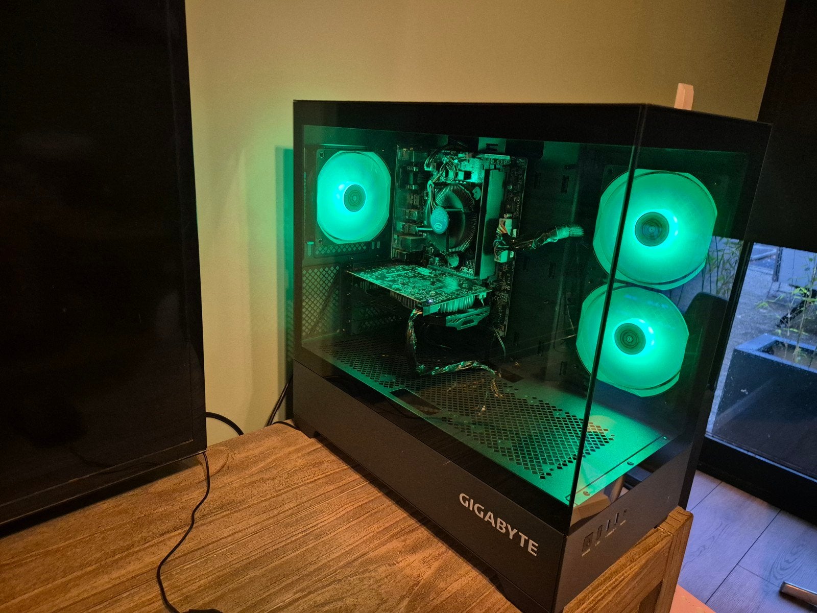 krachtige i5 game pc 16GB RAM SSD Windows 11
NVIDIA 1060 vid, Computers en Software, Desktop Pc's, Ophalen, Zo goed als nieuw