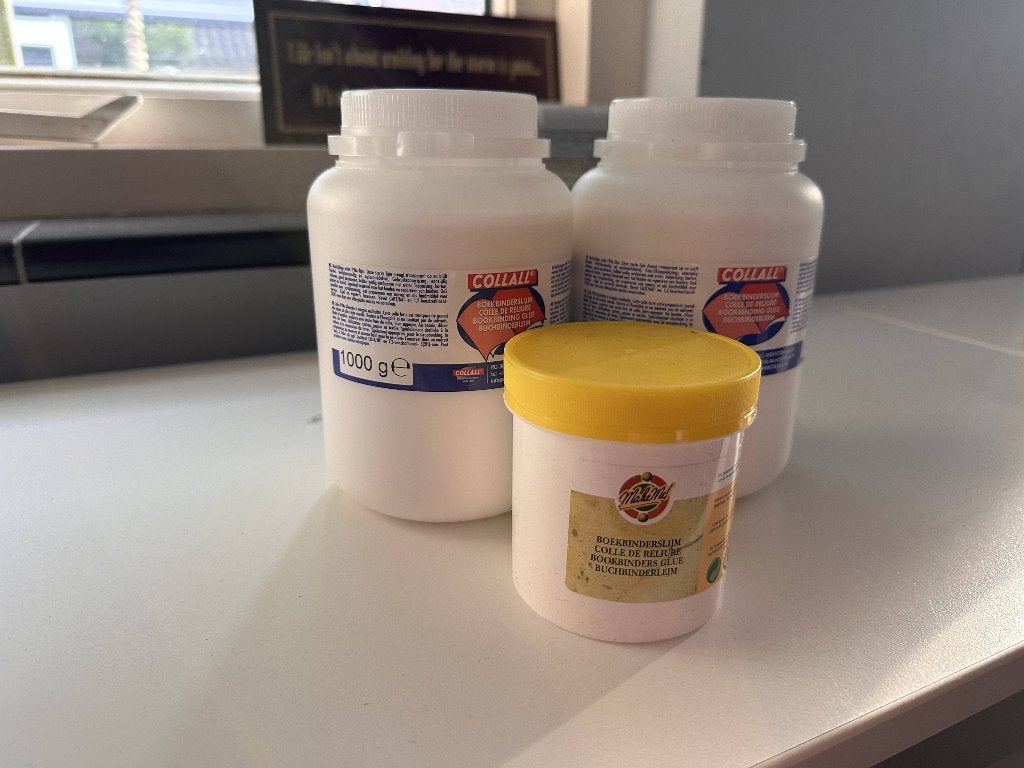 Boekbinderslijm 1 grote, 1 kleinere pot, Overige thema's, Nieuw, Ophalen of Verzenden, Overige materialen