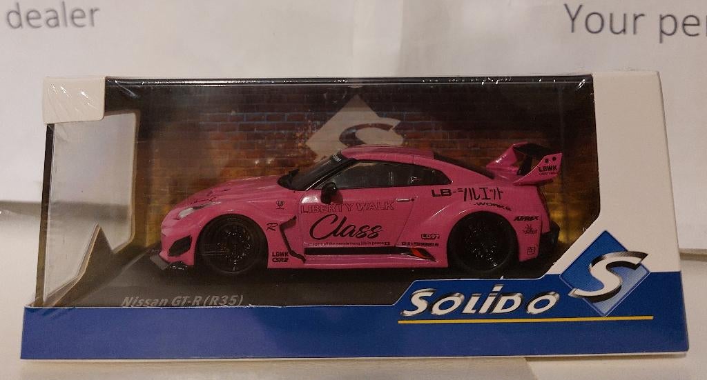 Solido 1:43 Nissan GT-R (R35) Liberty Walk Body Kit pink, Hobby en Vrije tijd, Modelauto's | 1:43, Ophalen of Verzenden, Nieuw