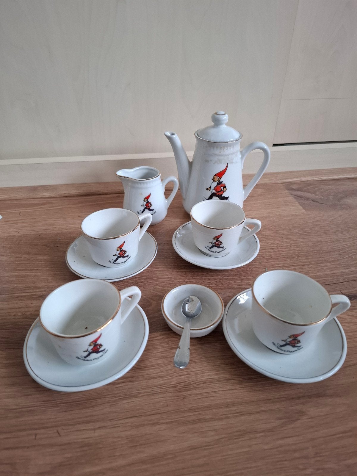 Piggelmee Kinderservies - Theepot & Kannetje, Antiek en Kunst, Antiek | Speelgoed, Ophalen of Verzenden