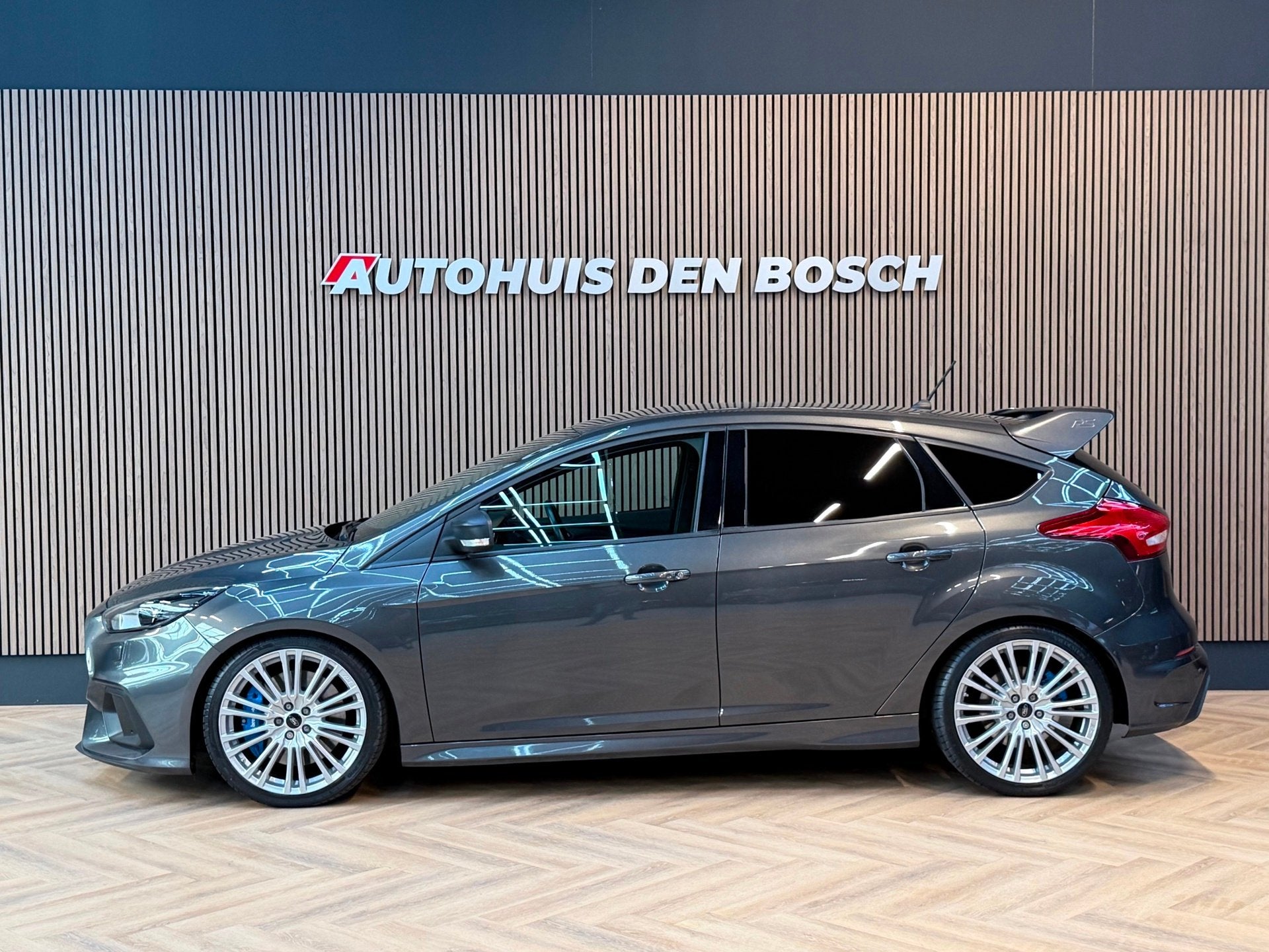 Ford Focus 2.3 RS 350PK - Sony - Camera, Auto's, Gebruikt, 4 cilinders, Leder en Stof, 2261 cc