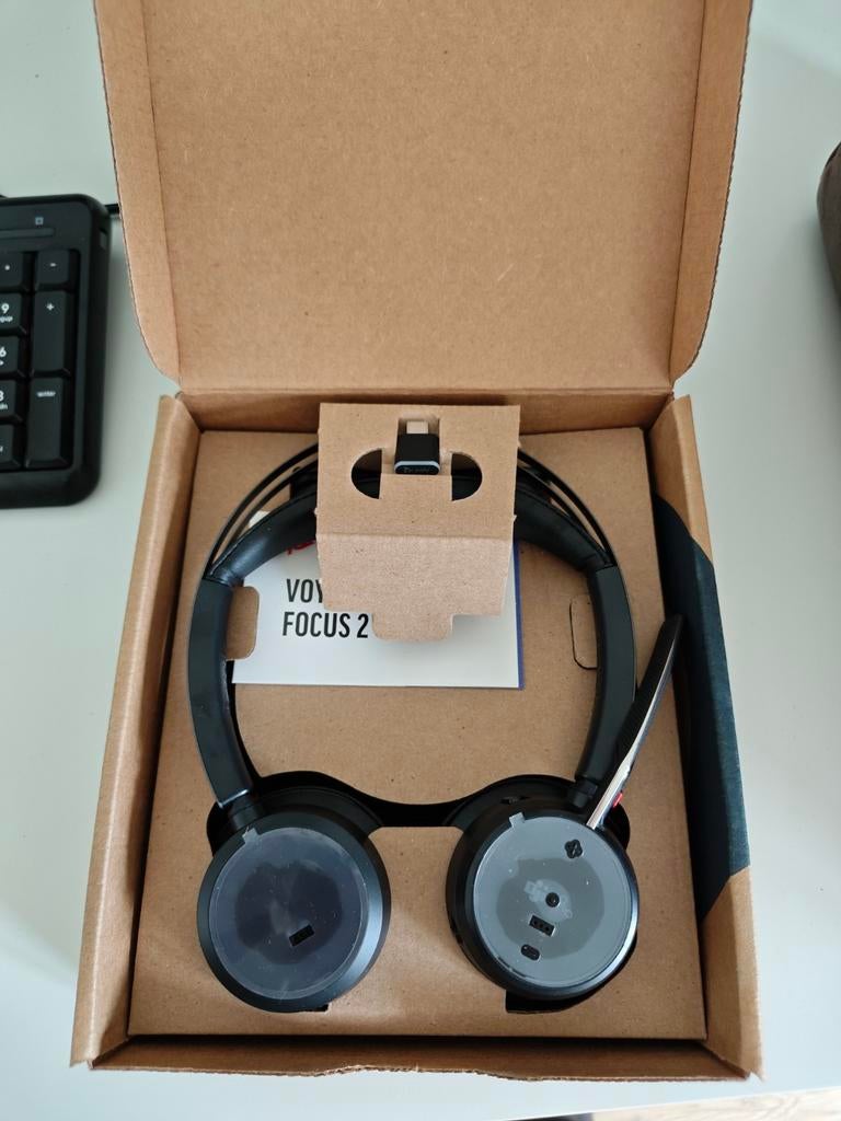 Poly Voyager Focus 2 UC Headset - Noise Cancelling, Ophalen of Verzenden, Nieuw, Overige merken, Draadloos
