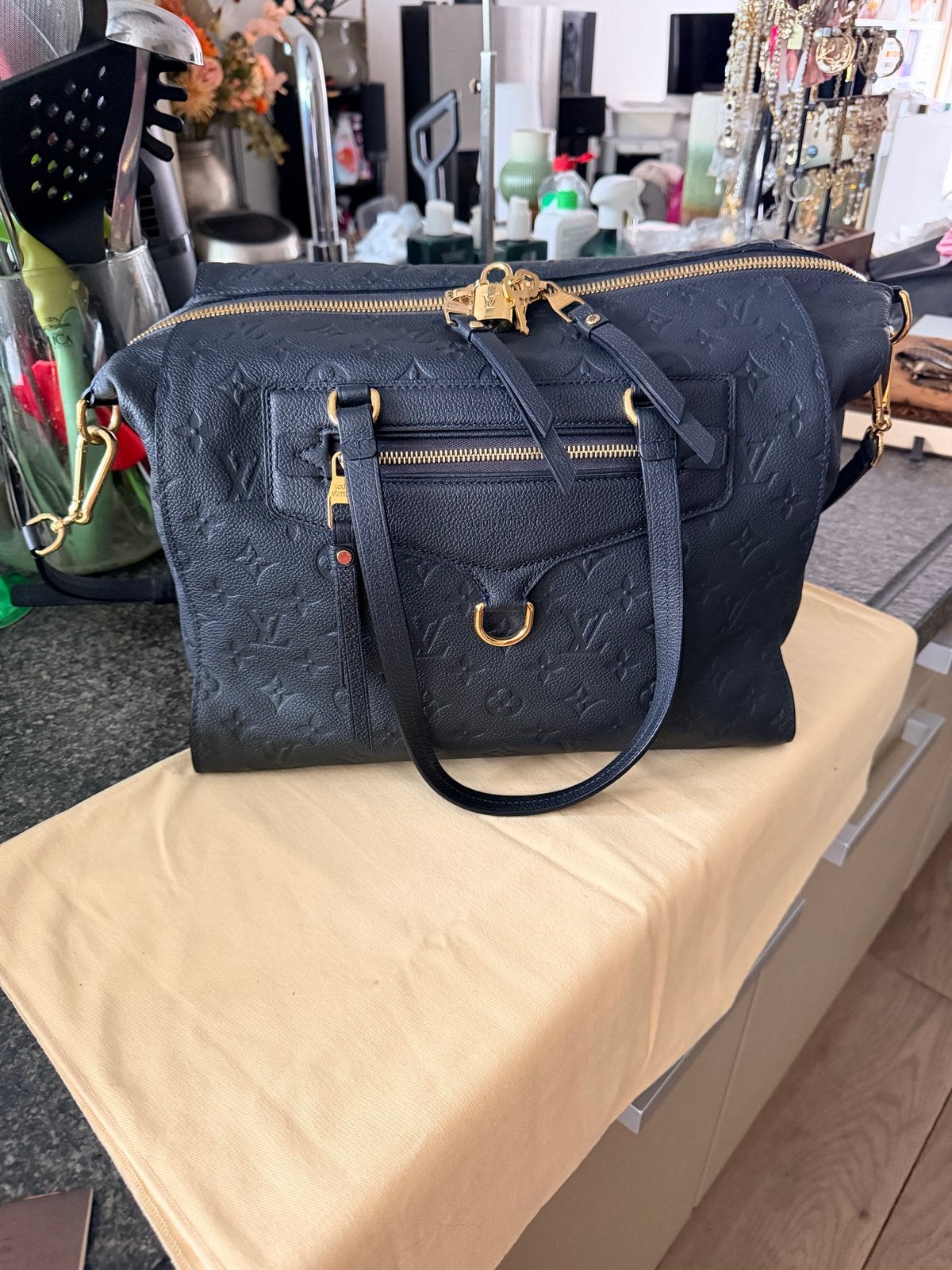 Louis Vuitton Monogram Lumineuse MM Navy met Bon, Sieraden, Tassen en Uiterlijk, Tassen | Damestassen, Ophalen of Verzenden, Nieuw