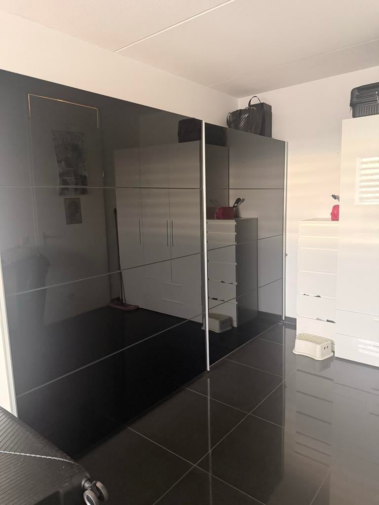 Grote kledingkast met schuifdeuren, 3 meter lang, Huis en Inrichting, Kasten | Kledingkasten, Gebruikt, 200 cm of meer, Ophalen of Verzenden