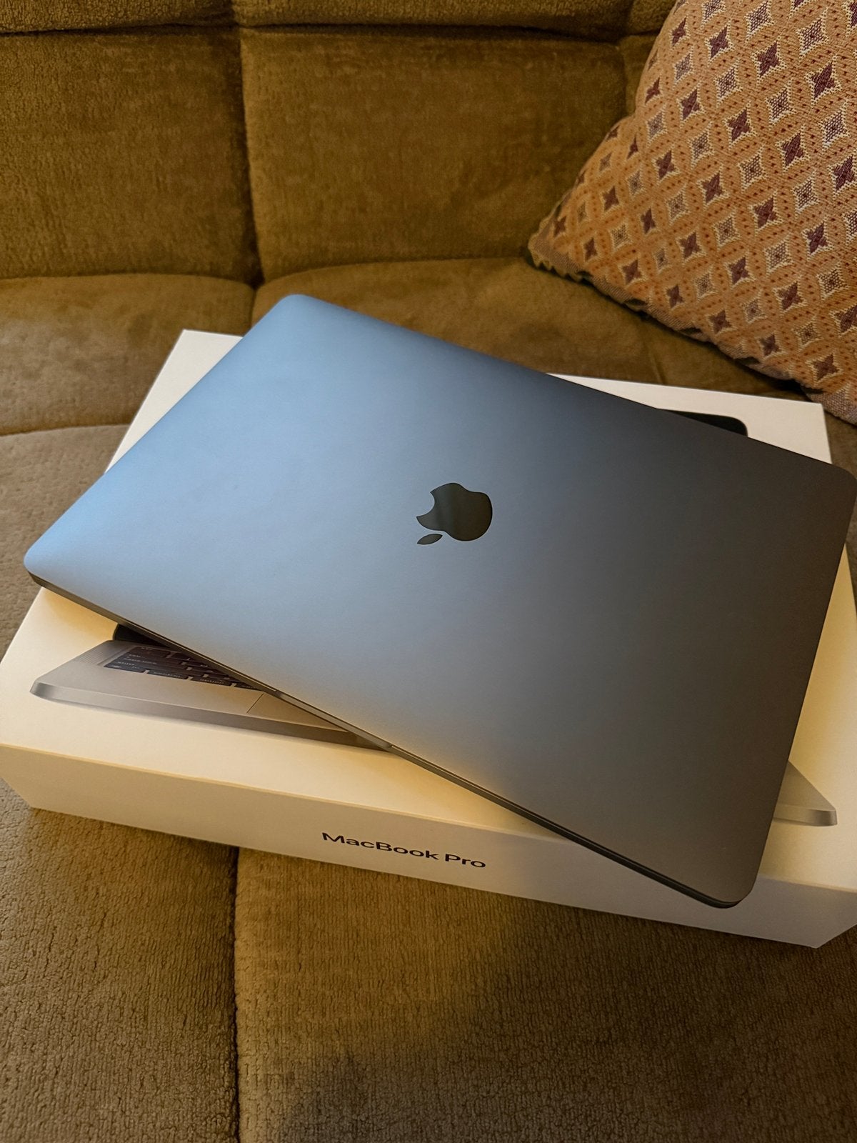 Foto 2 van Apple MacBook Pro (M2, 2022)
