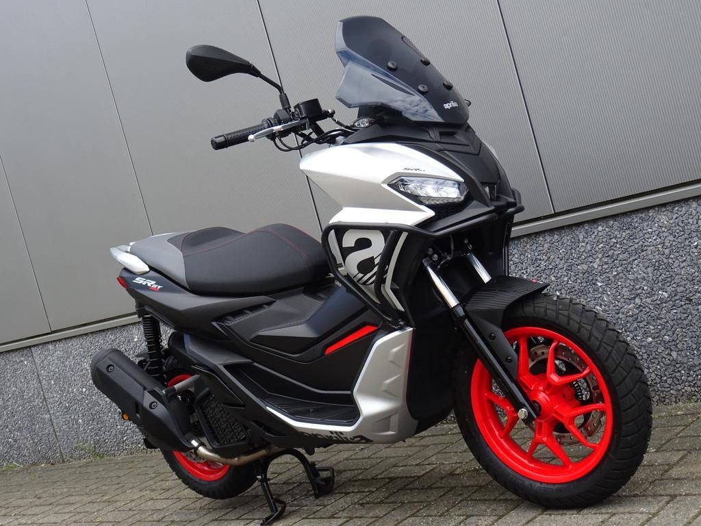 Aprilia SR GT 200 (bj 2024), Scooter, Bedrijf, 174 cc