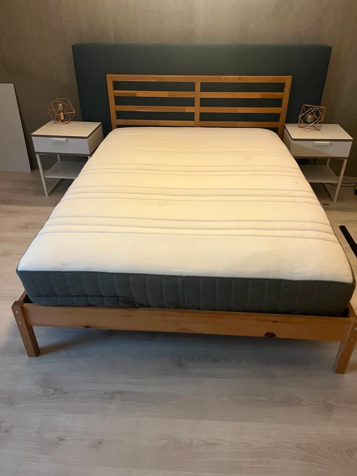 IKEA Tarva bedframe met Hövåg matras 140x200 cm, Huis en Inrichting, Slaapkamer | Bedden, Ophalen, Gebruikt, Overige kleuren, Tweepersoons