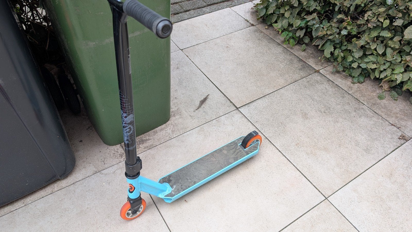 Stuntstep - Oxelo- blauw met oranje wielen, Ophalen, Zo goed als nieuw, Gewone step, Oxelo