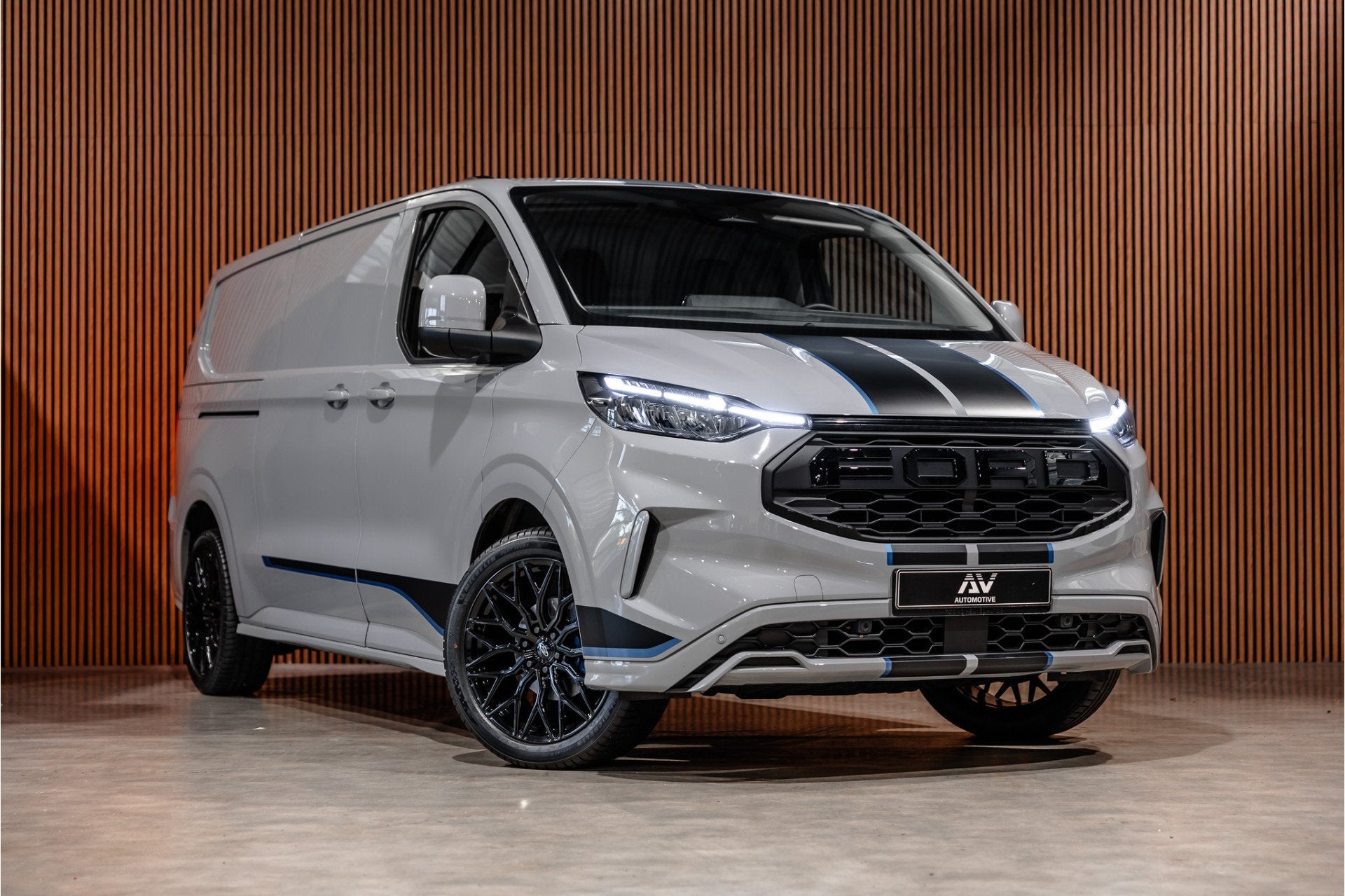 Ford Transit Custom 300 2.0 TDCI L2H1 Sport | L+R Schuifdeur, Auto's, Dealer onderhouden, Gebruikt, 4 cilinders, 2500 kg