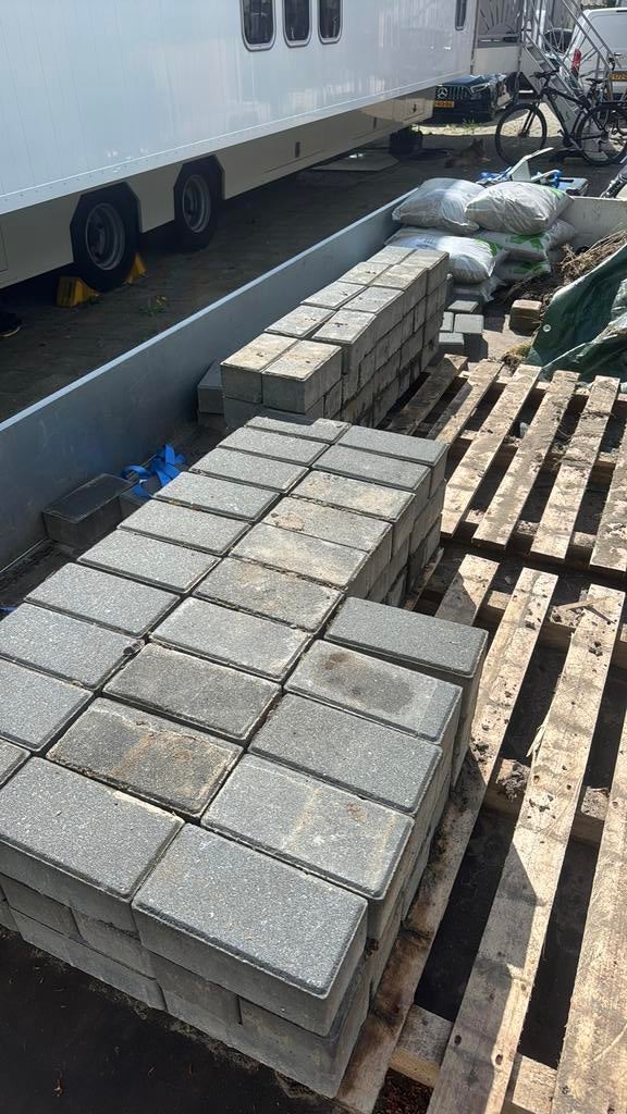 Betonklinkers gratis afhalen, Ophalen, Zo goed als nieuw, Composiet
