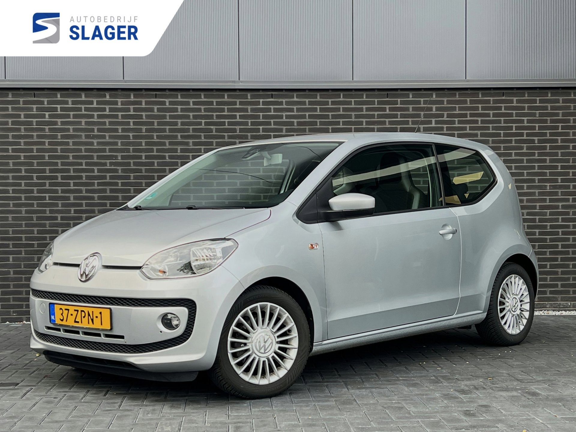 Volkswagen Up! 1.0 high up! BlueMotion, Voorwielaandrijving, Euro 5, Stof, Gebruikt