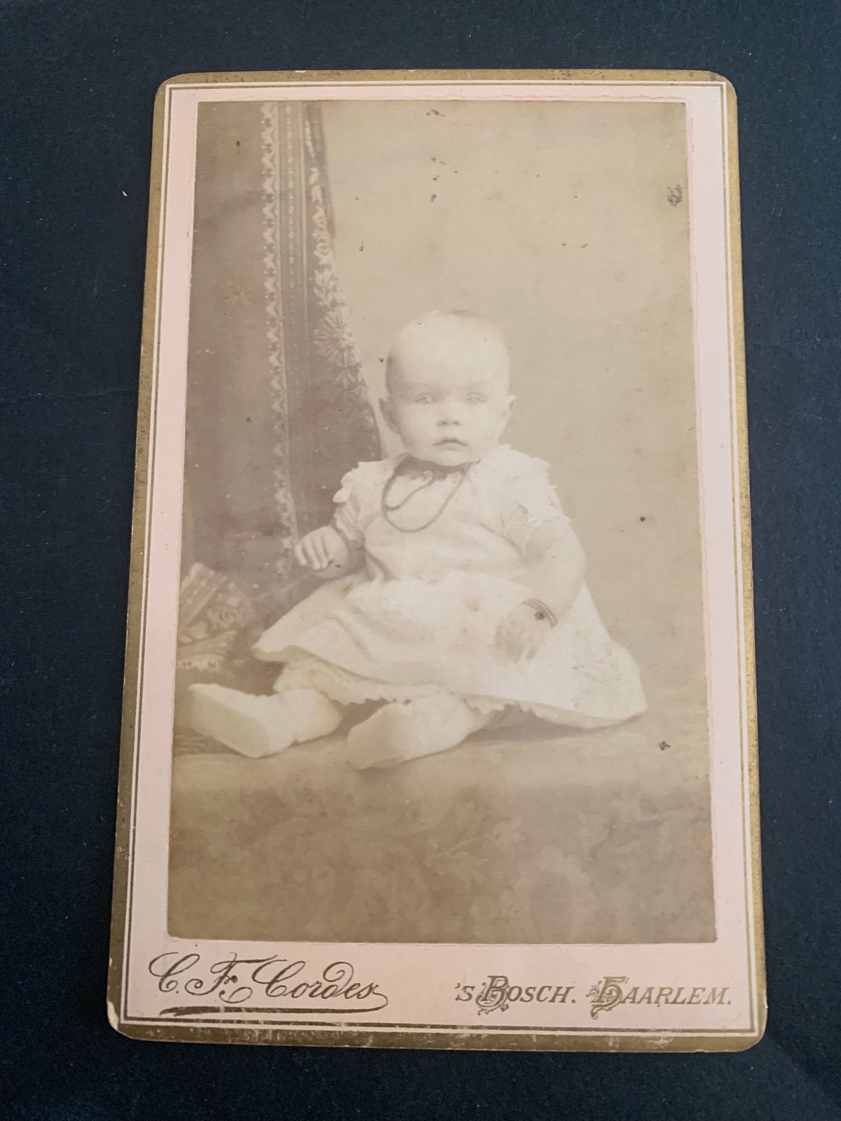 cdv carte de visite kind Haarlem Den Bosch C F Cordes, Verzamelen, Verzenden, Foto, Zo goed als nieuw, Voor 1940