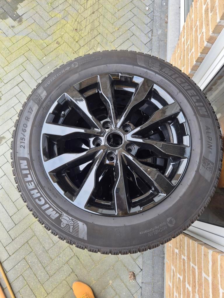 17 inch originele velgen met winterbanden renault kadjar, Ophalen, Banden en Velgen, 17 inch, Winterbanden
