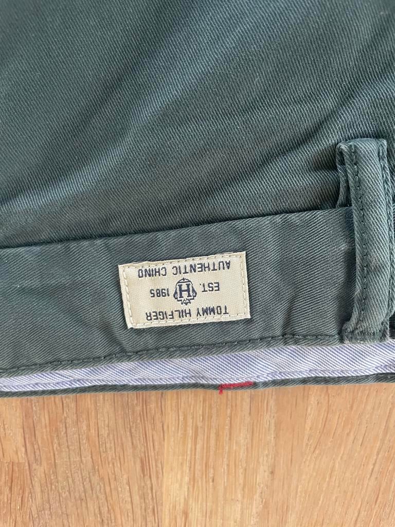 Tommy Hilfiger Chino Broek - Groen, Maat 32/32, Ophalen of Verzenden, Zo goed als nieuw, Maat 48/50 (M), Groen