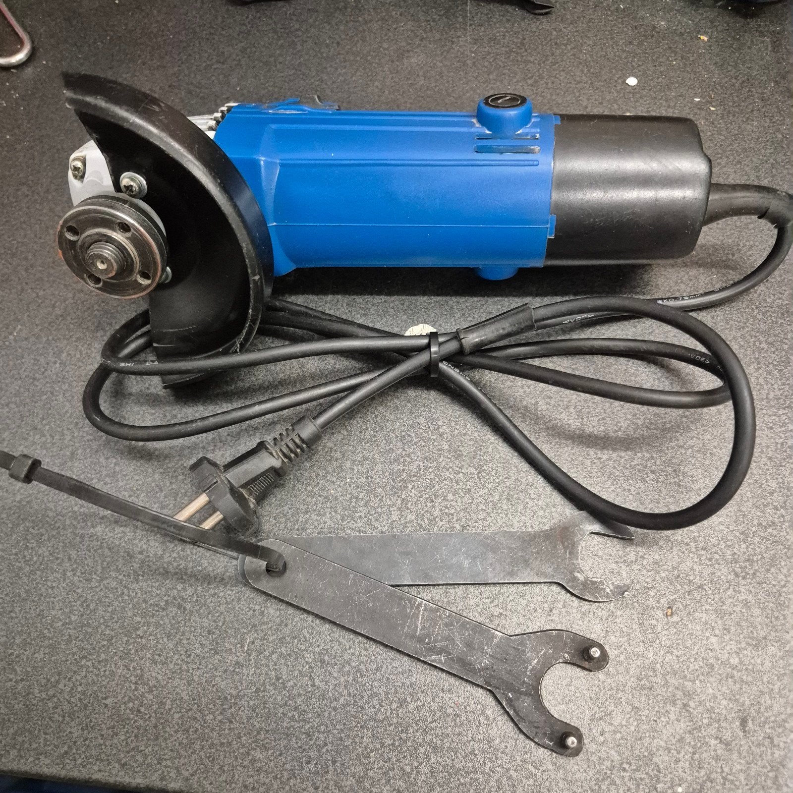 Haakse slijper 115 mm – 500W – incl. sleutel, Ophalen of Verzenden, Gebruikt, Minder dan 700 watt, Haakse handslijpmachine