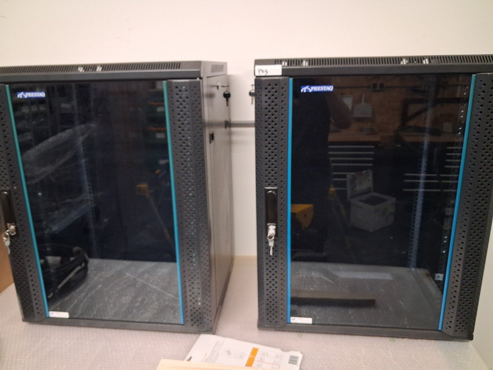 Prestaq Serverkast 19 inch 15U, Ophalen, Zo goed als nieuw, Glas, Plaatstaal
