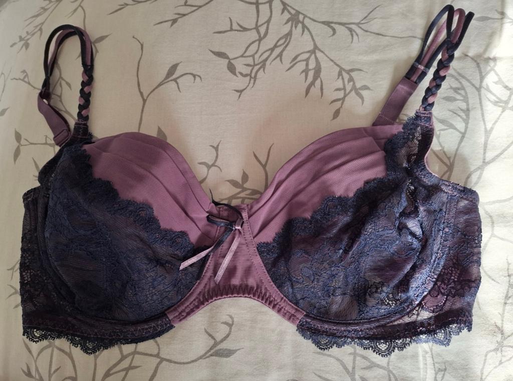 Hunkemöller BH paars met kant - Maat 85E, Kleding | Dames, Ondergoed en Lingerie, Hunkemöller, Ophalen of Verzenden, Paars, BH