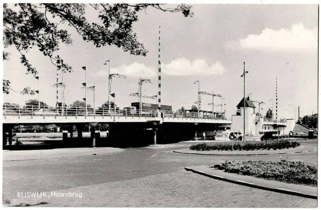 Rijswijk ZH 90, Hoornbrug (ca. 1955) ongelopen,, Verzenden, 1940 tot 1960, Ongelopen, Zuid-Holland