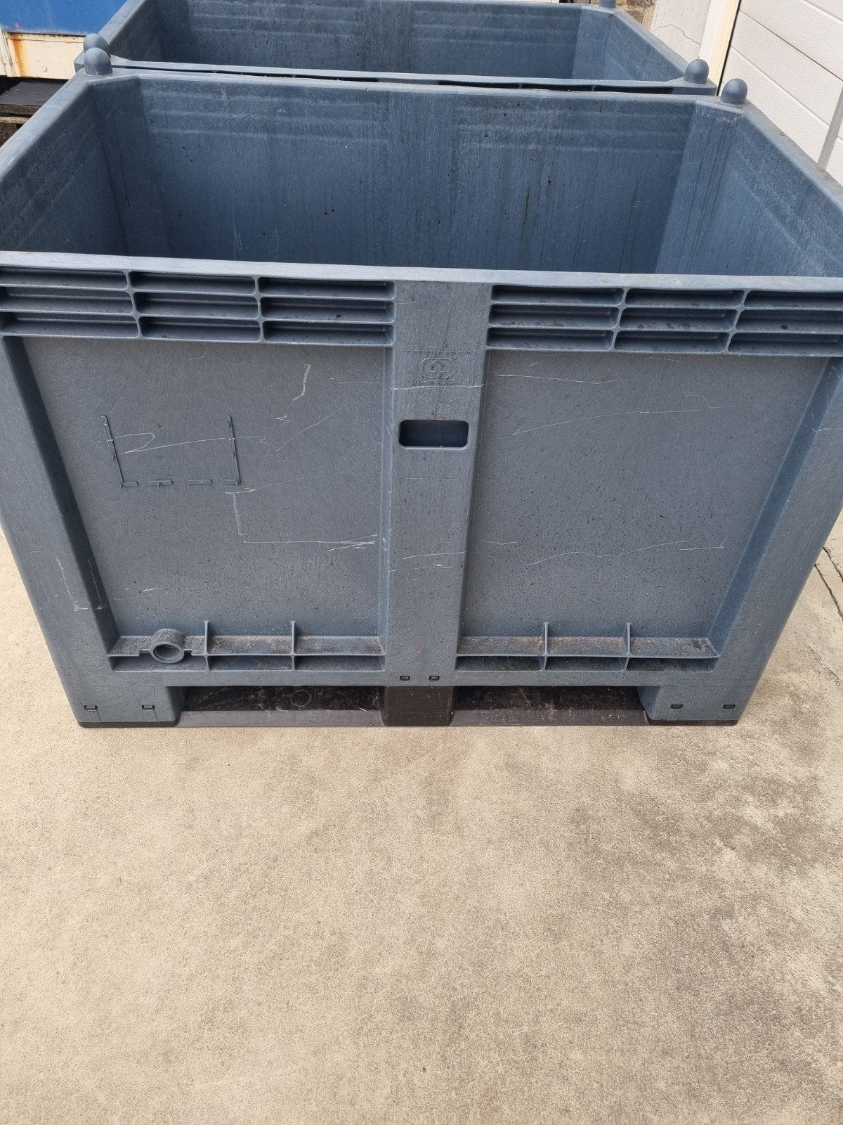 Te koop. 2 pallet kratten kunststof. in zeer goede staat, Ophalen, 100 cm of meer, 60 cm of meer, Zo goed als nieuw