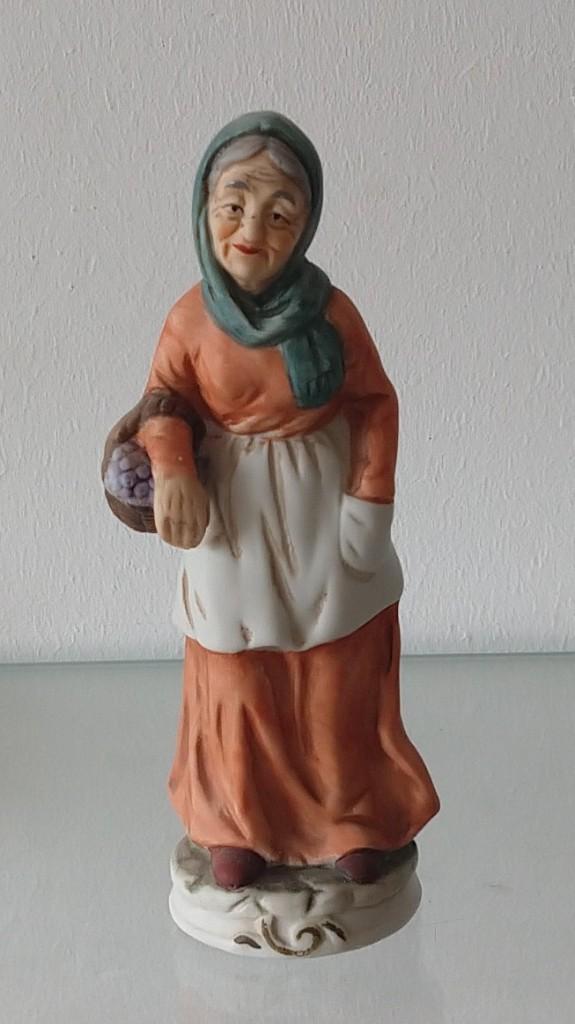 vintage oude vrouw met fruitmand,  volgnr 31, Ophalen of Verzenden, Zo goed als nieuw, Mens