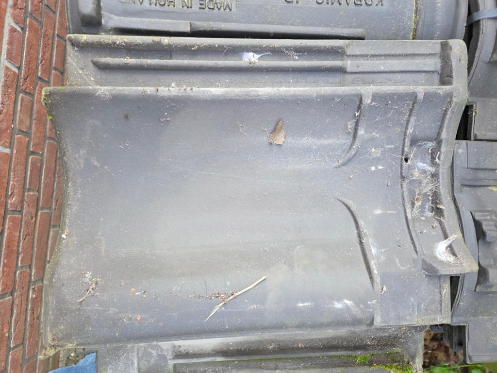 Koramic JD dakpannen, grijs, ca. 600 stuks, Ophalen, Steen of Klei, Zwart, Zo goed als nieuw