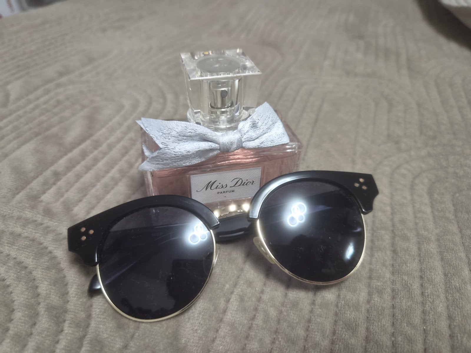 Mooie Guess bril in nette staat, Sieraden, Tassen en Uiterlijk, Overige merken, Zwart, Ophalen of Verzenden, Zo goed als nieuw