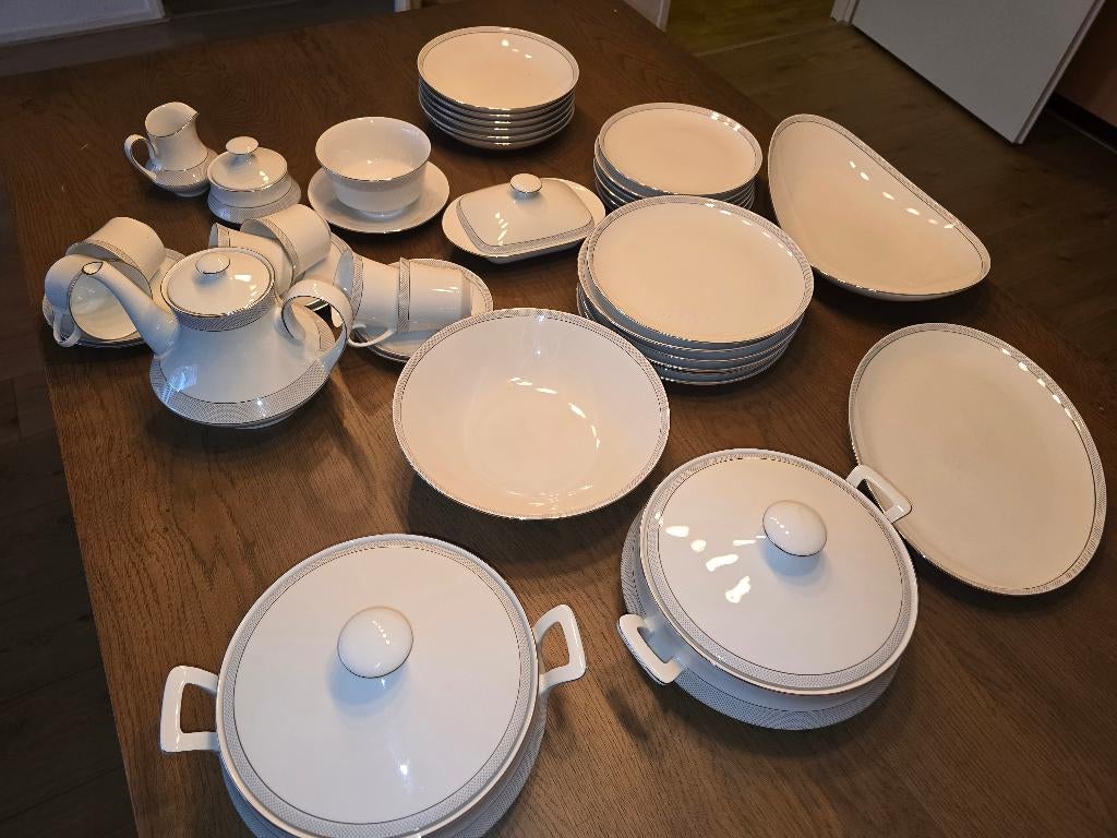 Servies Eschenbach, Huis en Inrichting, Keuken | Servies, Ophalen, Zo goed als nieuw, Overige stijlen, Porselein