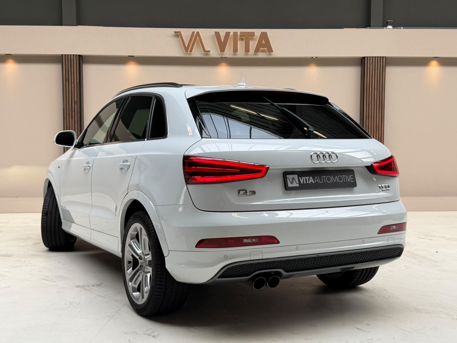 Audi Q3 2.0 TFSI quattro Pro Line BOSE|Pano|3xS-Line|LED|Dea, Auto's, Euro 5, Gebruikt, 4 cilinders, Wit