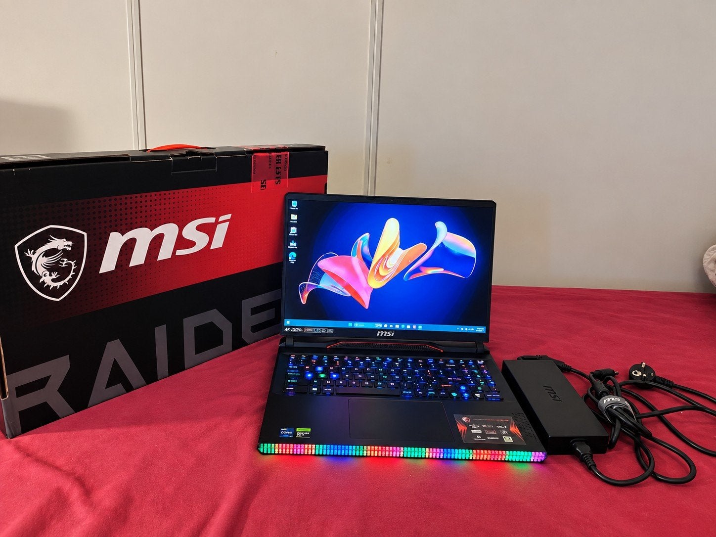 MSI Raider Gaming Laptop - i9-14900HX, RTX 4090-32GB-2T SSD, Ophalen, 2 tot 3 Ghz, Gaming, Intel Core i9-14900HX