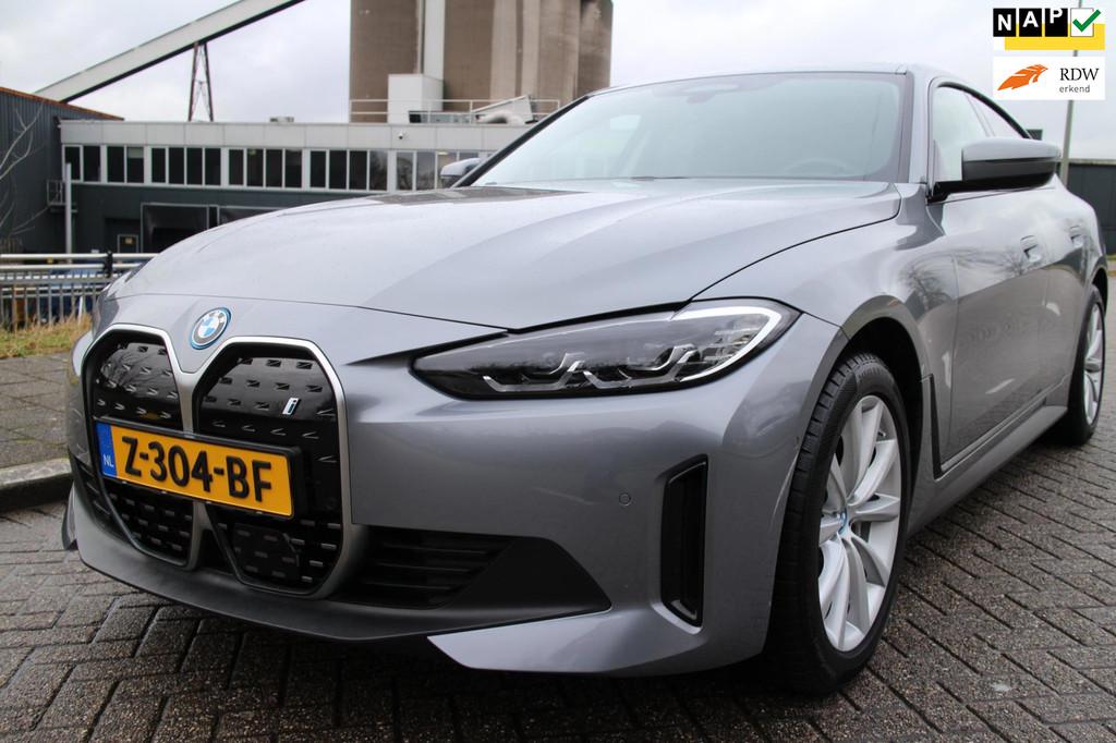 BMW I4 EDrive35 High Executive_AKTIE PRIJS_NETTE AUTO_PAS BE, Auto's, BMW, Achterwielaandrijving, Gebruikt, 1965 kg, 1600 kg